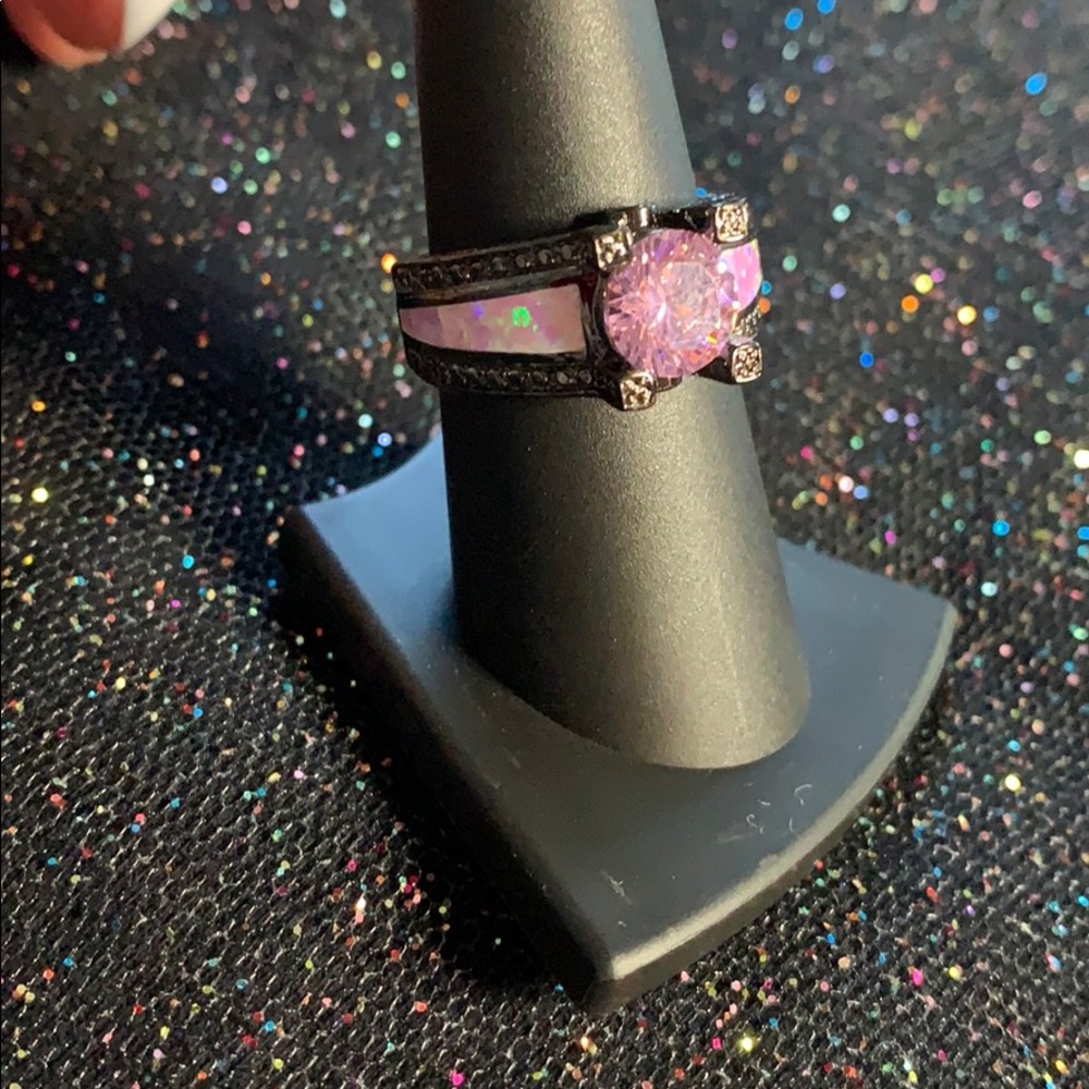 Size 8 ring